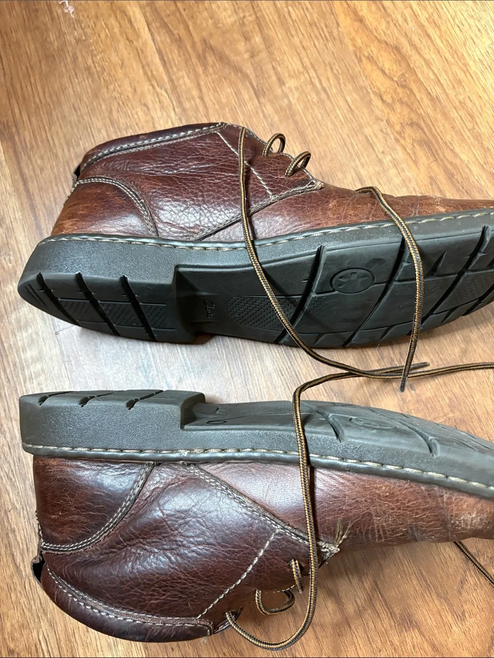 Clarks Men's Dark Brown Leather Chukka Boots